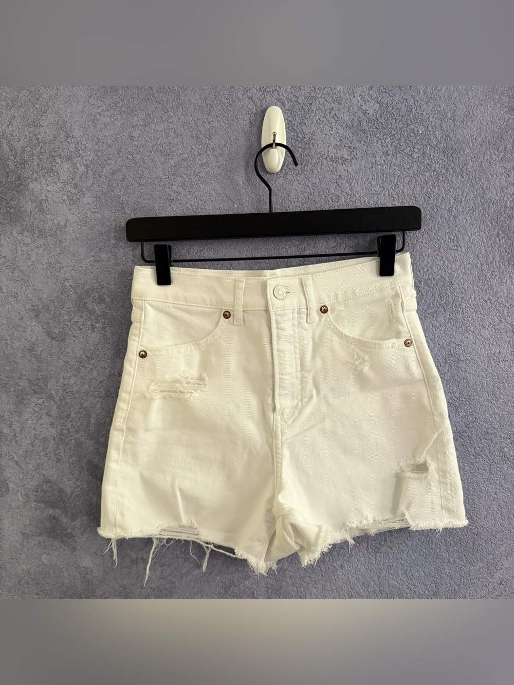 Express Distressed Mom Shorts (Used — Excellent) • Size: 2